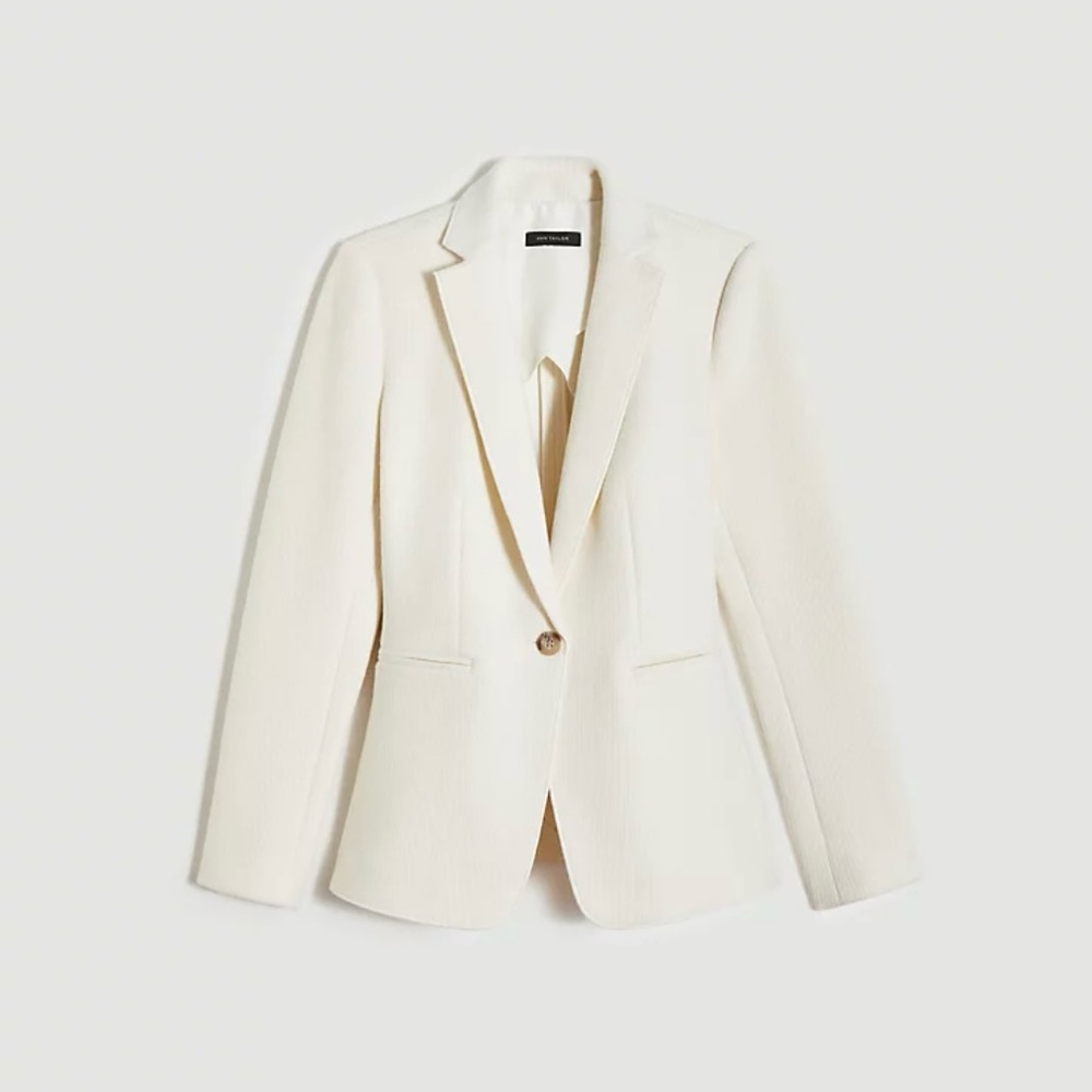 Ann Taylor Hutton Blazer in Sweater Knit. Size 16 Winter White.